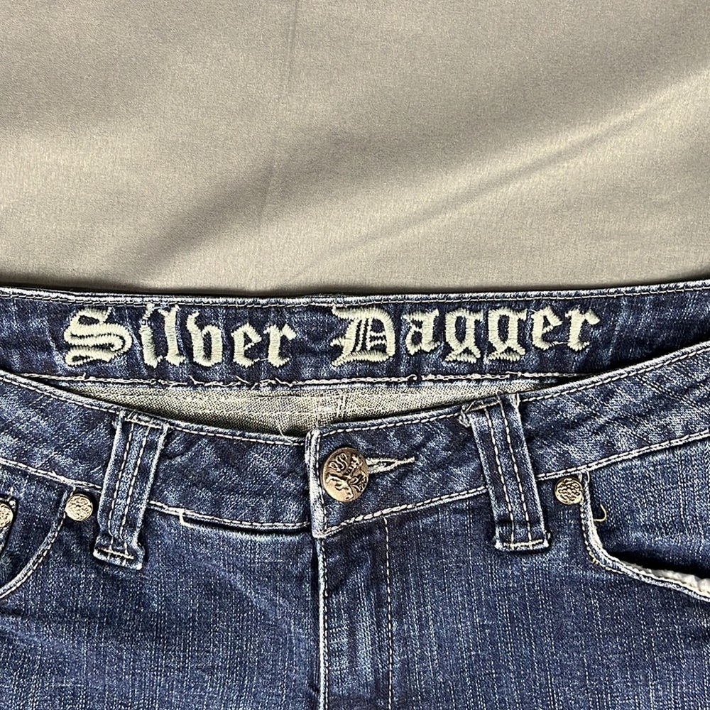 Silver Dagger Denim Capri | Size 31 - Picture 4 of 5